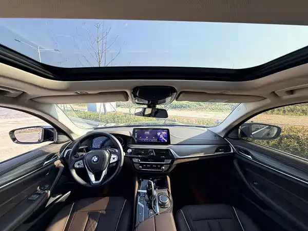 BMW 5 Series 2022
