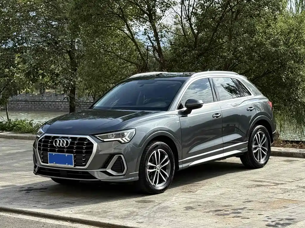 Audi Q3 2021 — фото 1