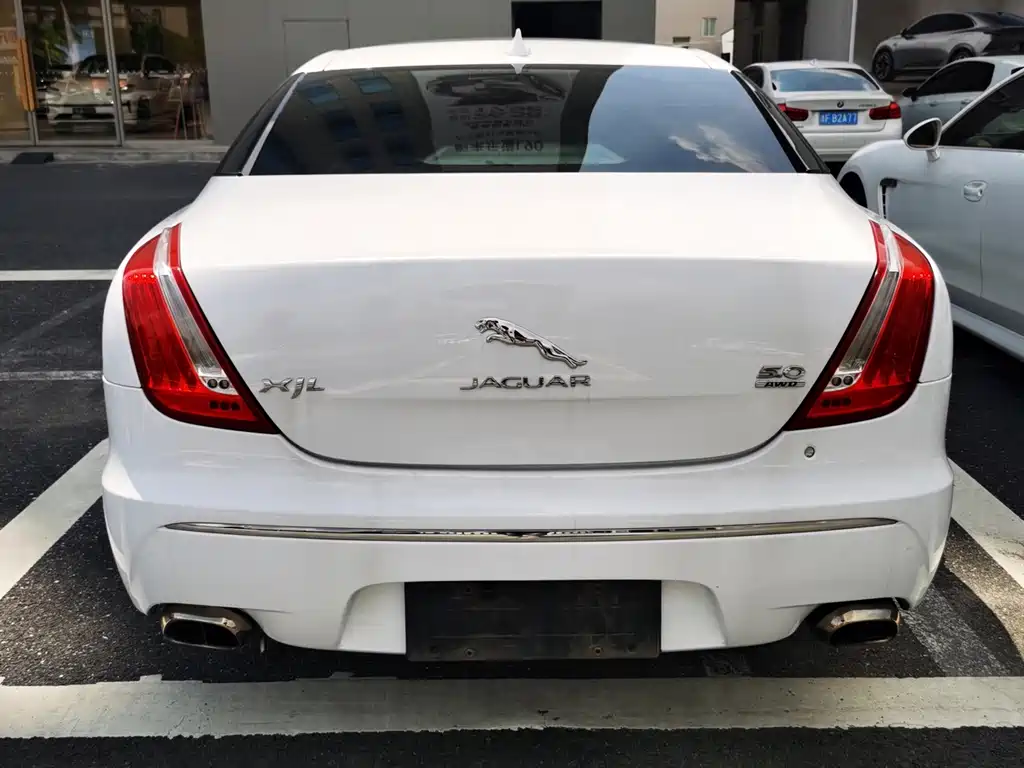 Jaguar XJ 2014 — фото 2