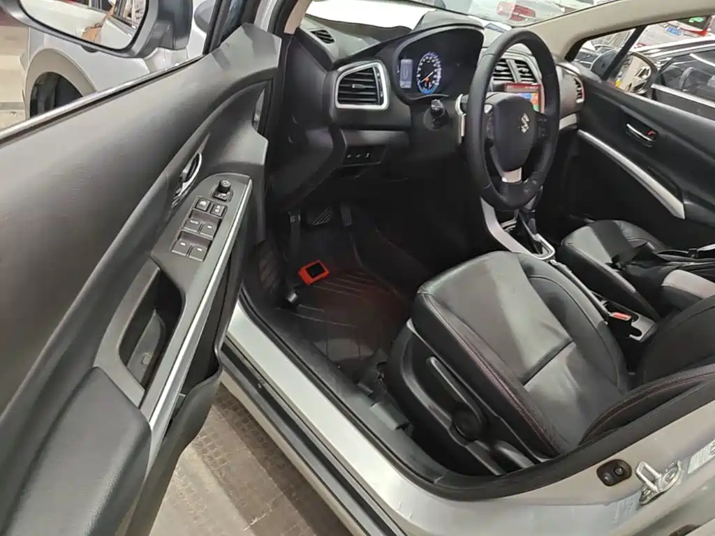 Suzuki S-Cross 2015 — фото 16