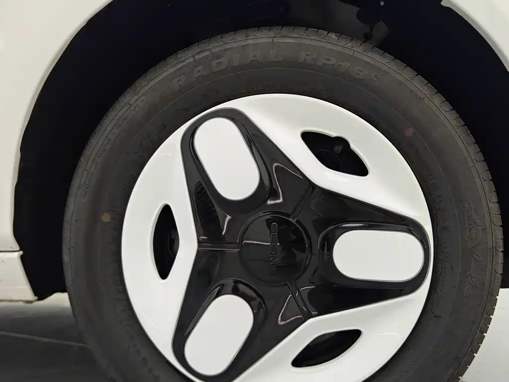 Geely Galaxy Panda 2025 — фото 14