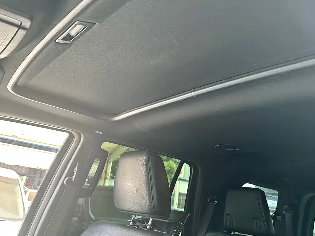 Lincoln Navigator 2017 — фото 16
