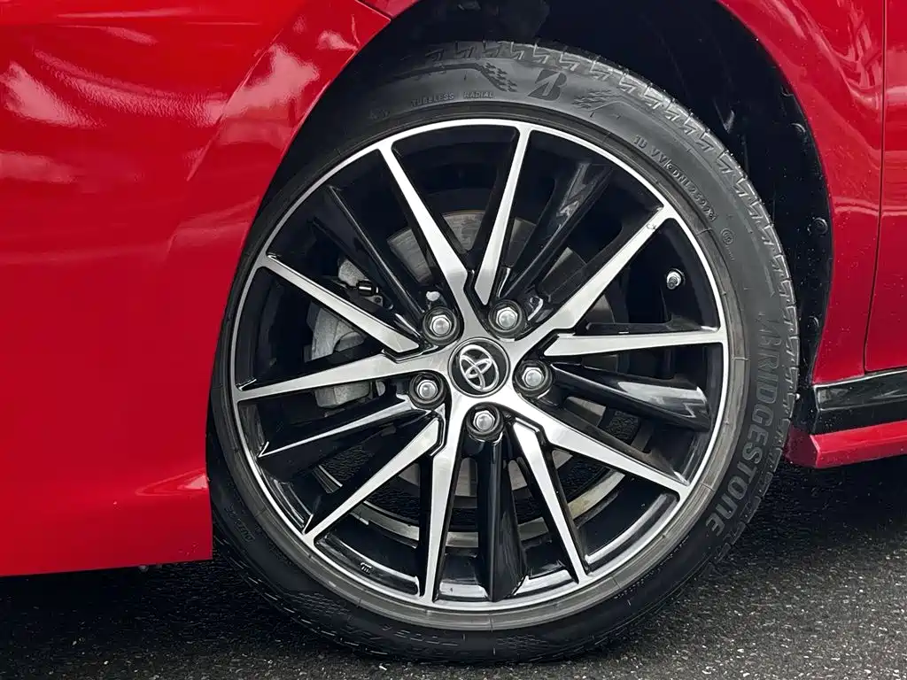 Toyota Camry 2022 — фото 6