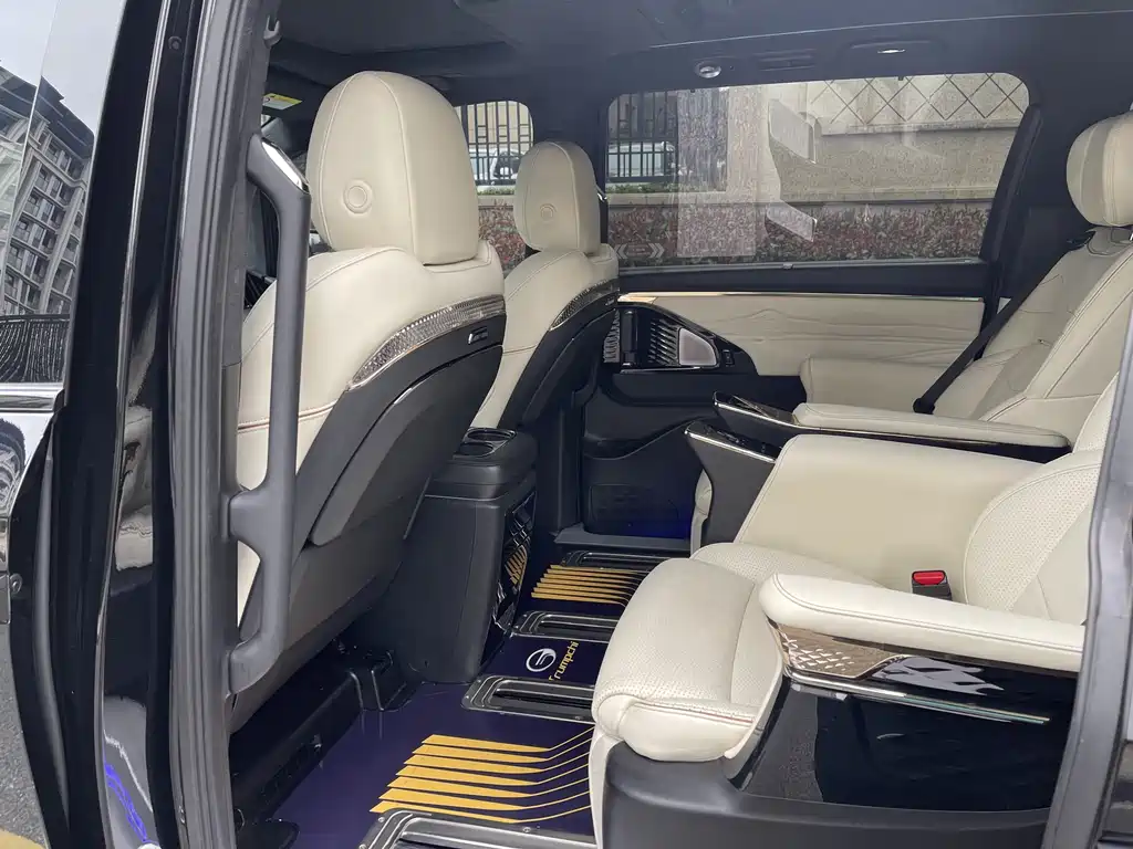 GAC Motor Trumpchi M8 2023 — фото 11
