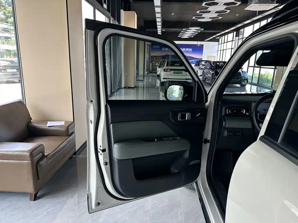 Baojun Yep Plus 2025 — фото 13