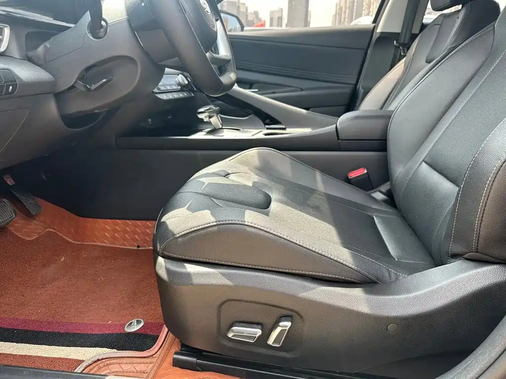 Hyundai Elantra 2023