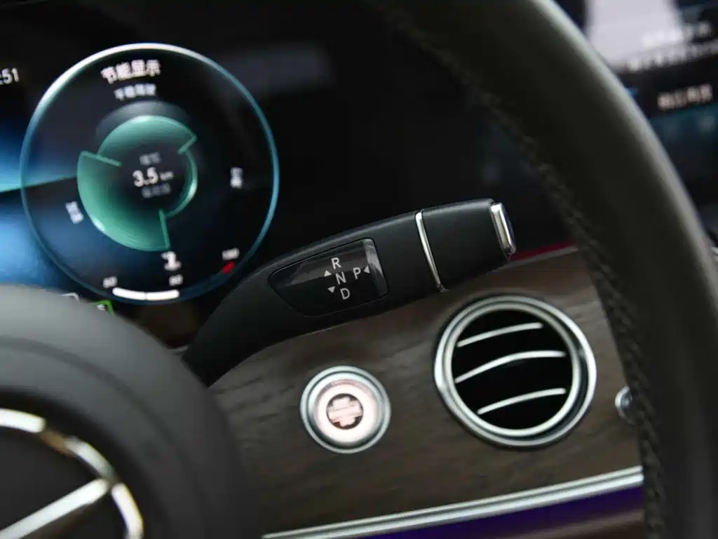 Mercedes-Benz E-Class 2022 — фото 10