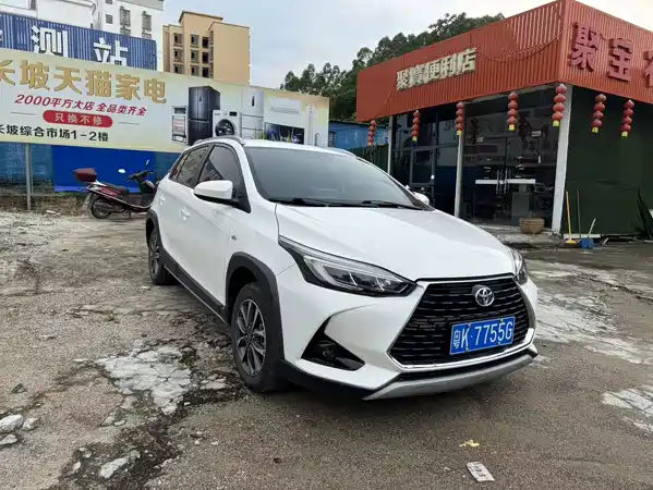Toyota Yaris L 2023
