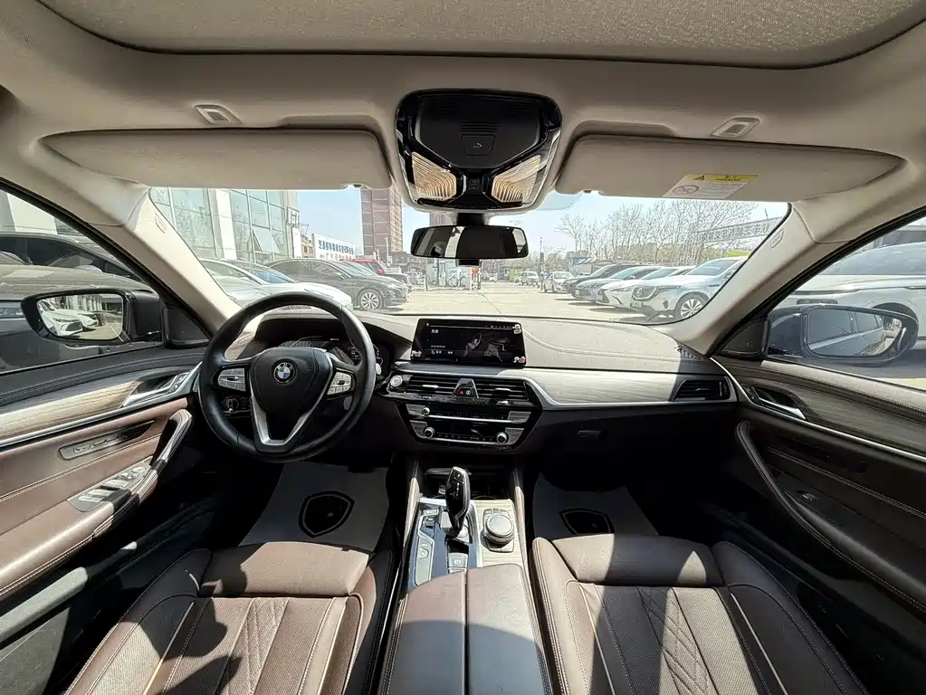 BMW 5 Series New Energy 2020 — фото 14