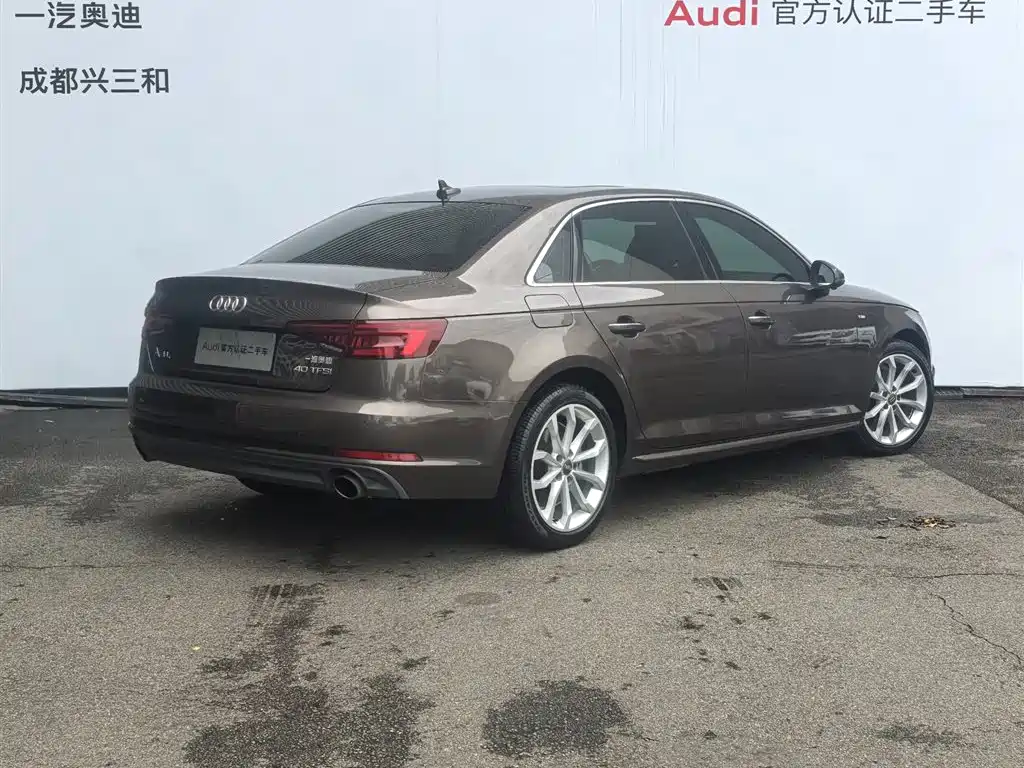 Audi A4L 2018 — фото 4