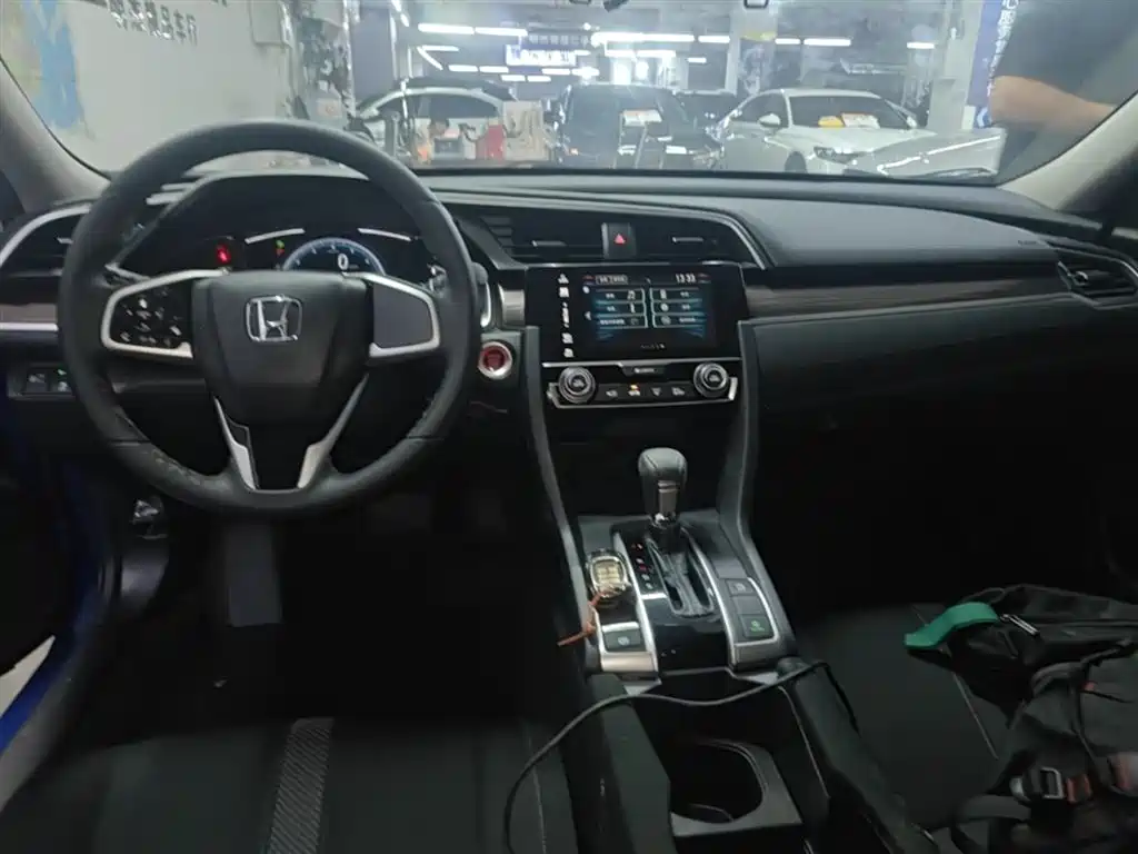 Honda Civic 2020 — фото 10