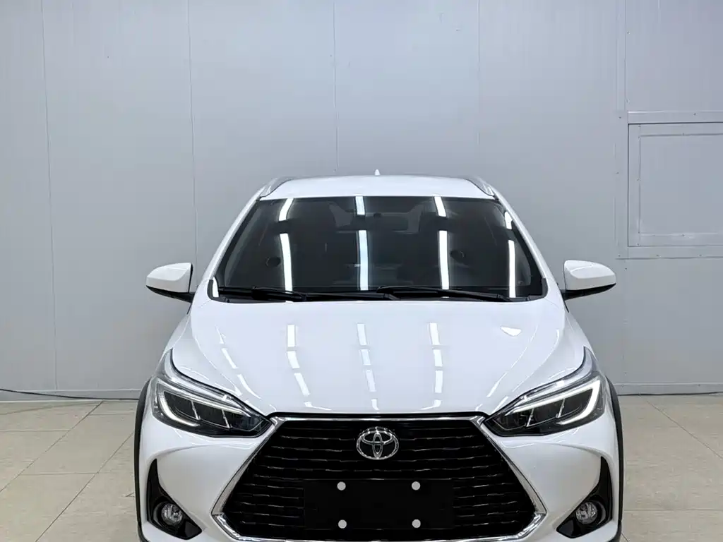 Toyota Yaris L 2022 — фото 2