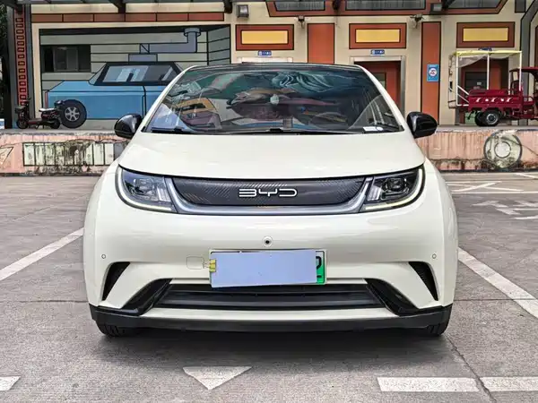 BYD Dolphin 2023