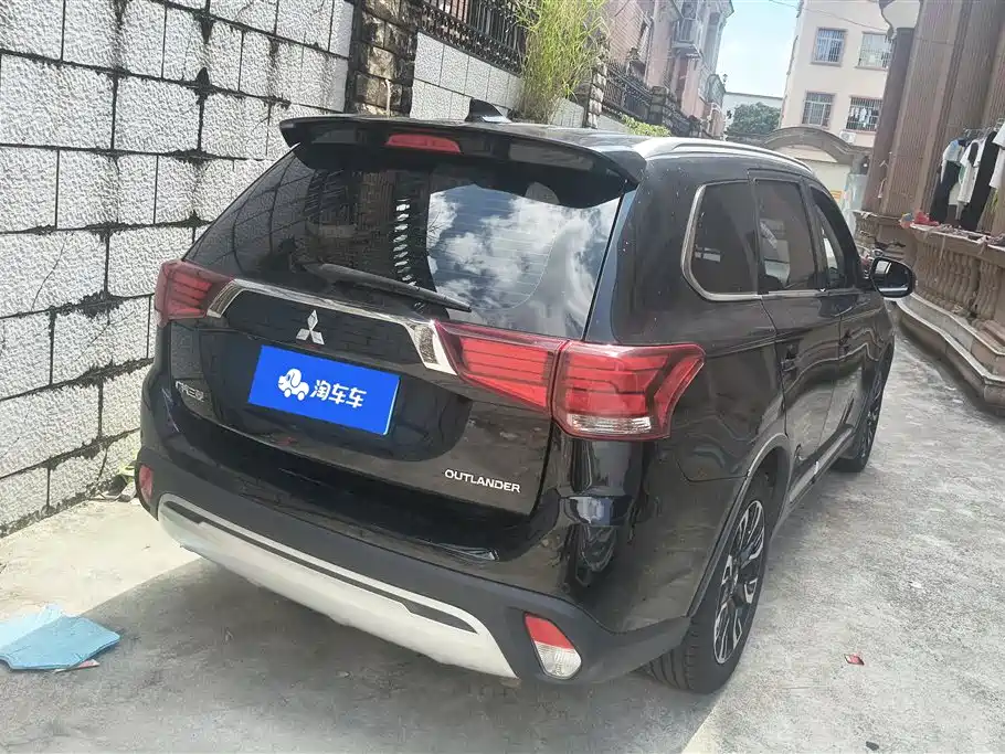 Mitsubishi Outlander 2020 — фото 3