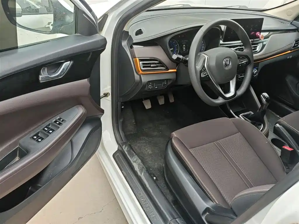 Changan Eado DT 2019 — фото 16