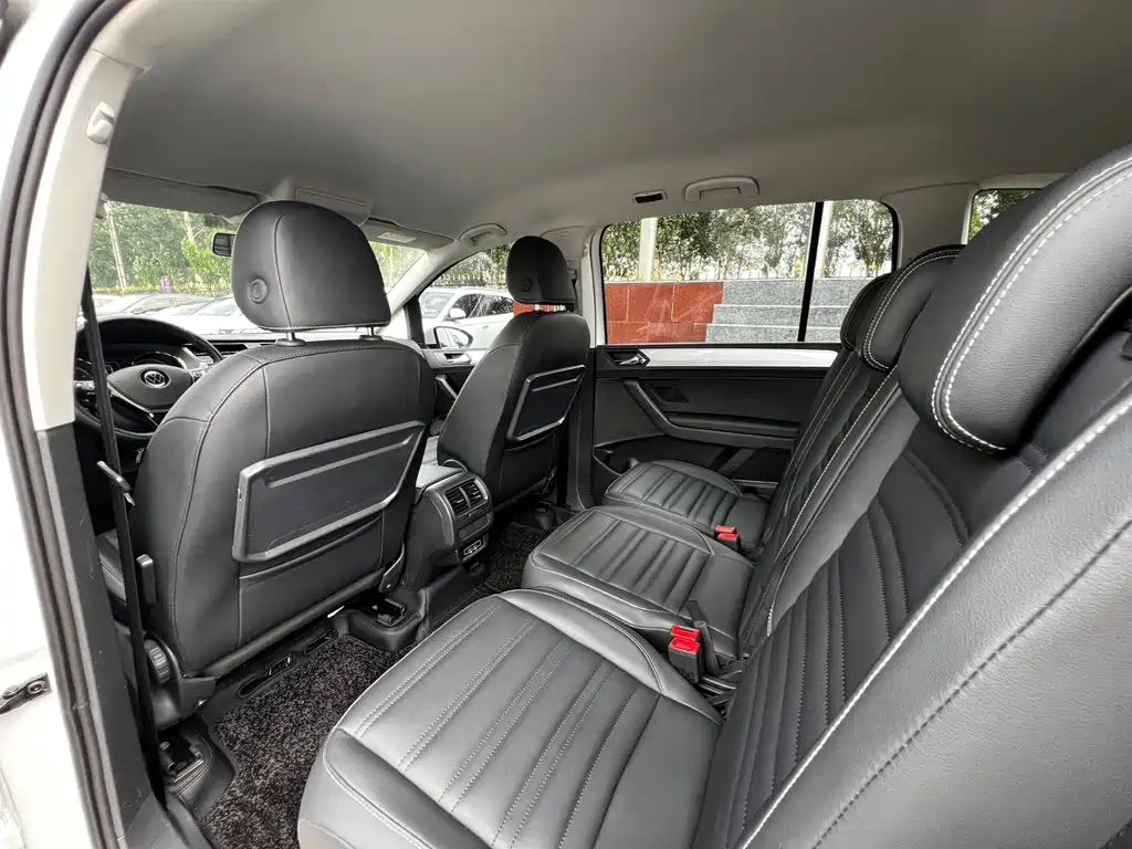 Volkswagen Touran 2021 — фото 13