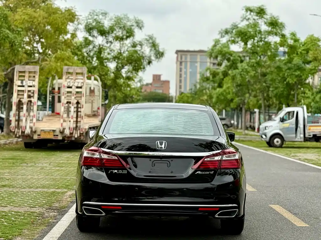 Honda Accord 2017 — фото 6