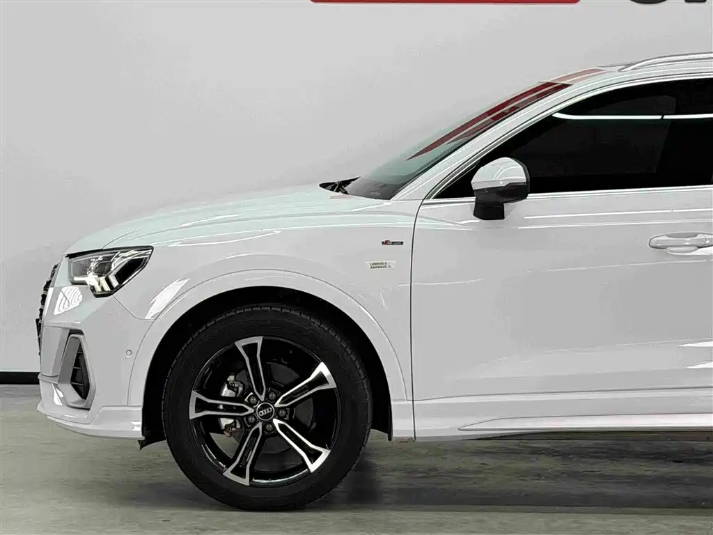 Audi Q3 2022 — фото 11