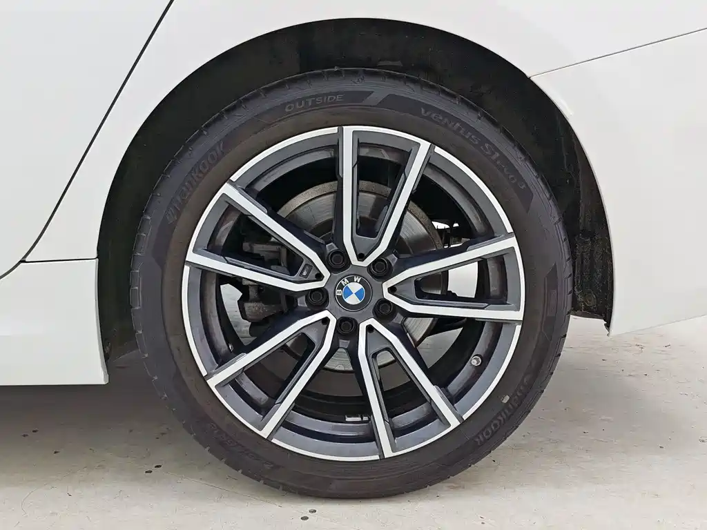 BMW 3 Series 2023 — фото 17