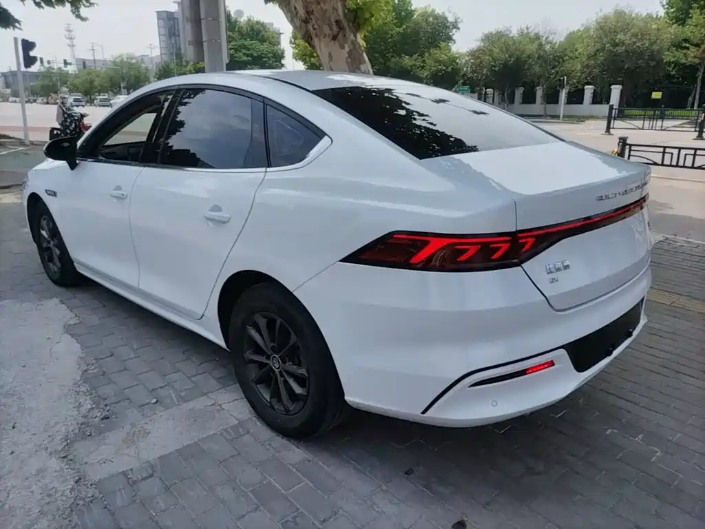 BYD Qin PLUS 2022 — фото 5