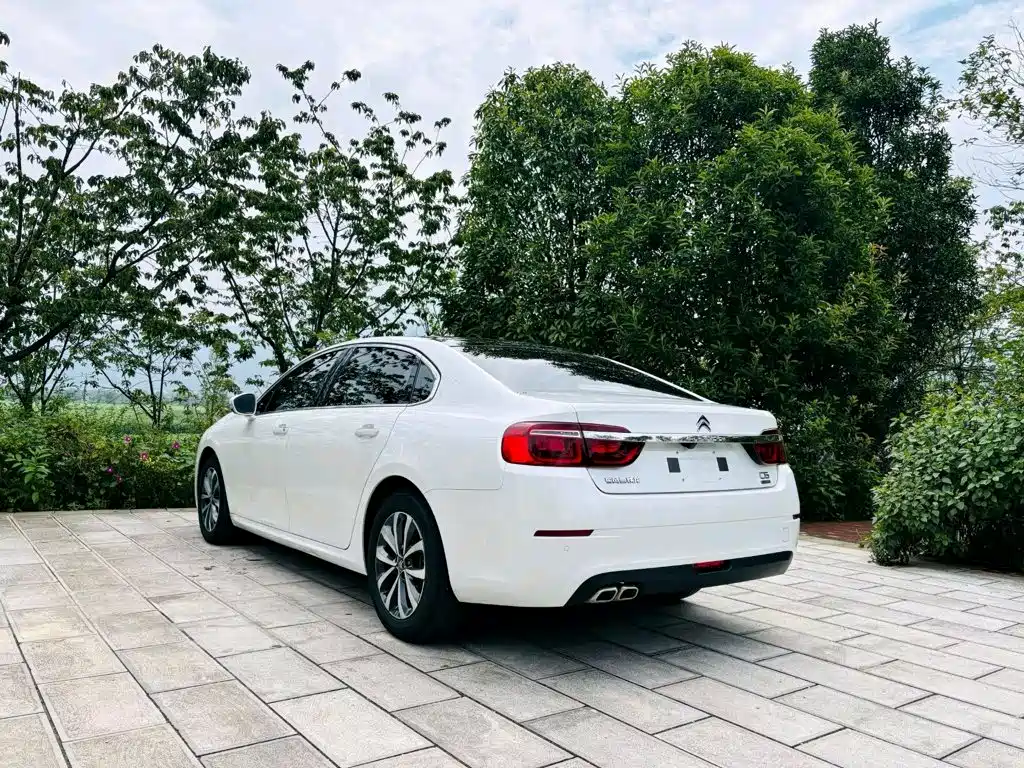 Citroën C6 2021 — фото 6
