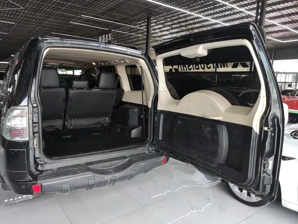 Mitsubishi Pajero 2019 — фото 19
