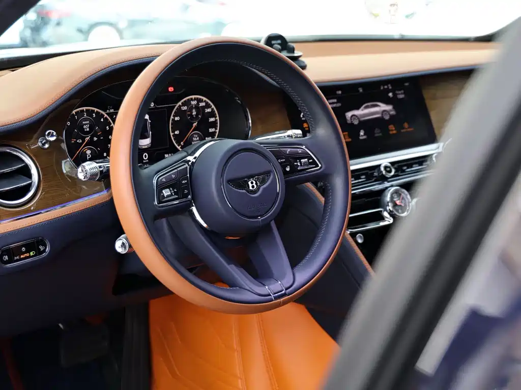 Bentley Flying Spur PHEV 2023 — фото 11