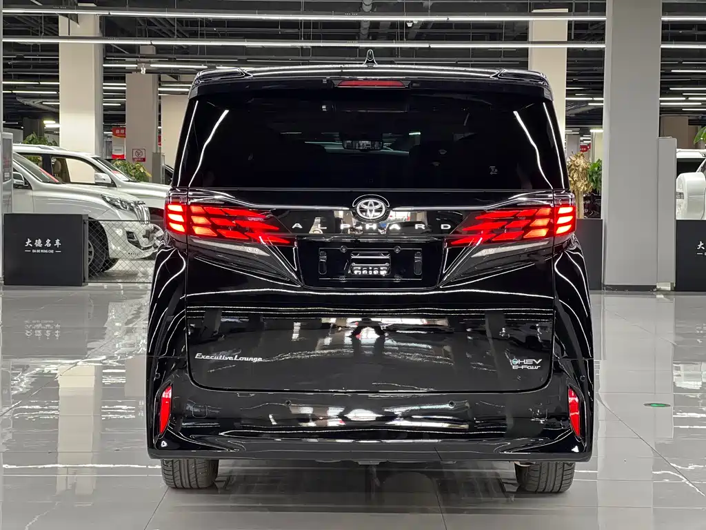 Toyota Alphard 2024 — фото 5
