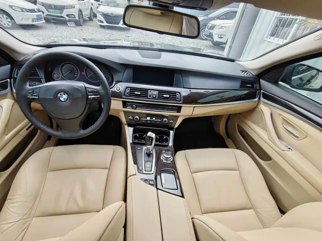 BMW 5 Series 2011 — фото 5