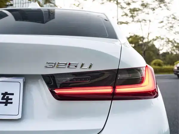 BMW 3 Series 2023