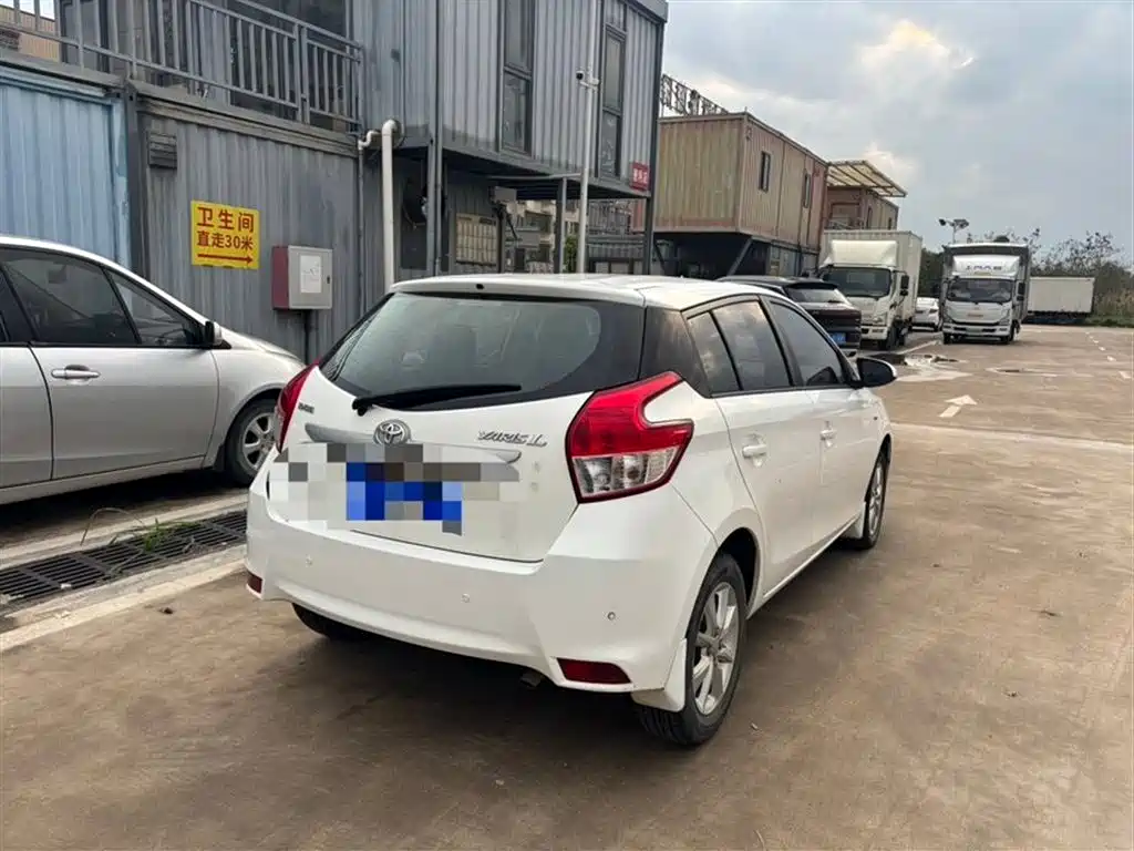Toyota Yaris L 2016 — фото 4
