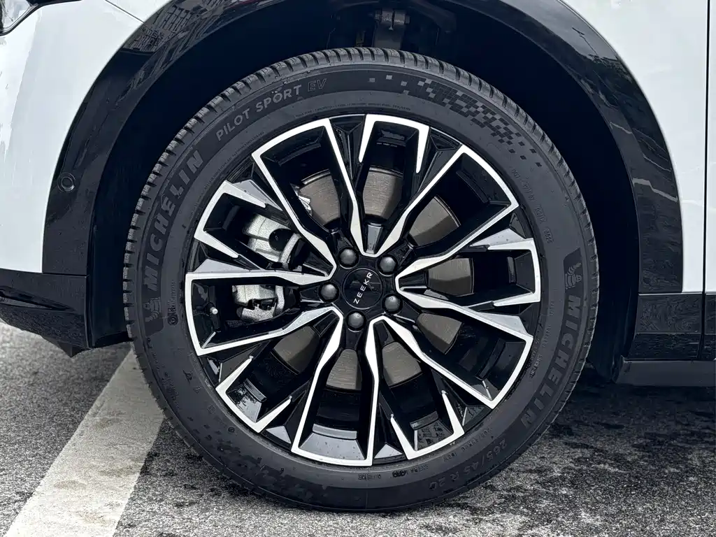 Zeekr 7X 2025