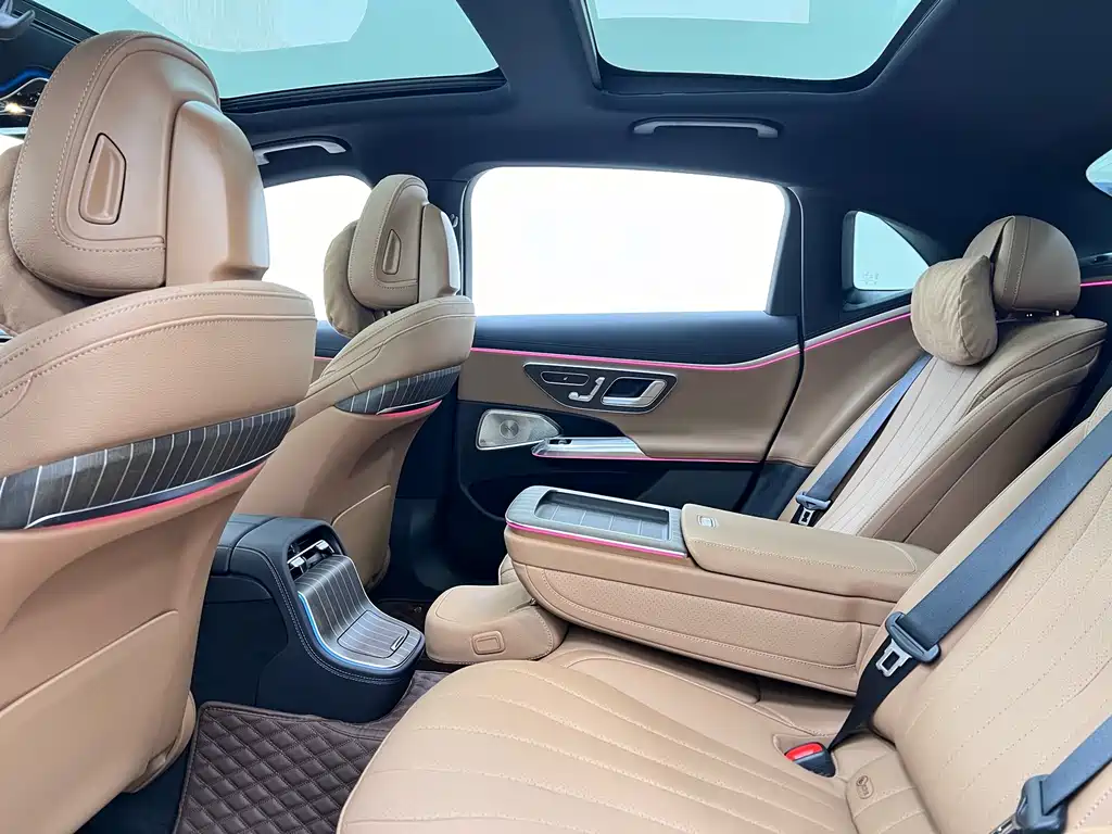 Mercedes-Benz E-Class 2024 — фото 14