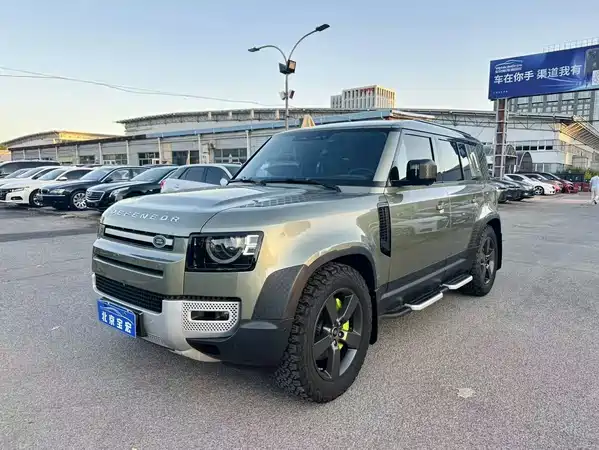 Land Rover Defender 2021