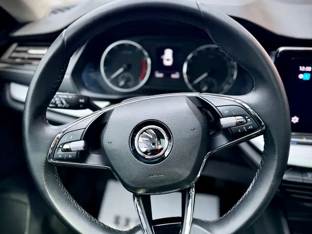 Skoda Octavia 2022 — фото 22