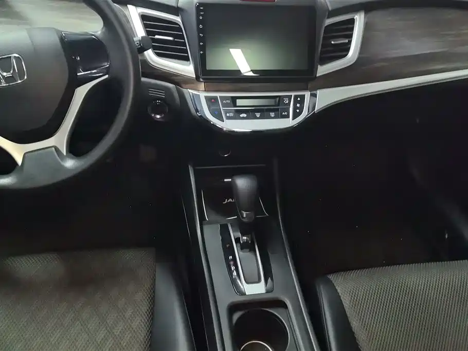 Honda Jade 2018 — фото 16