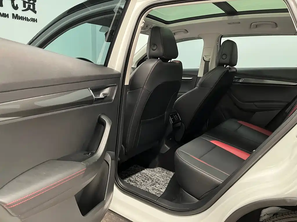 Skoda Karoq 2023 — фото 8