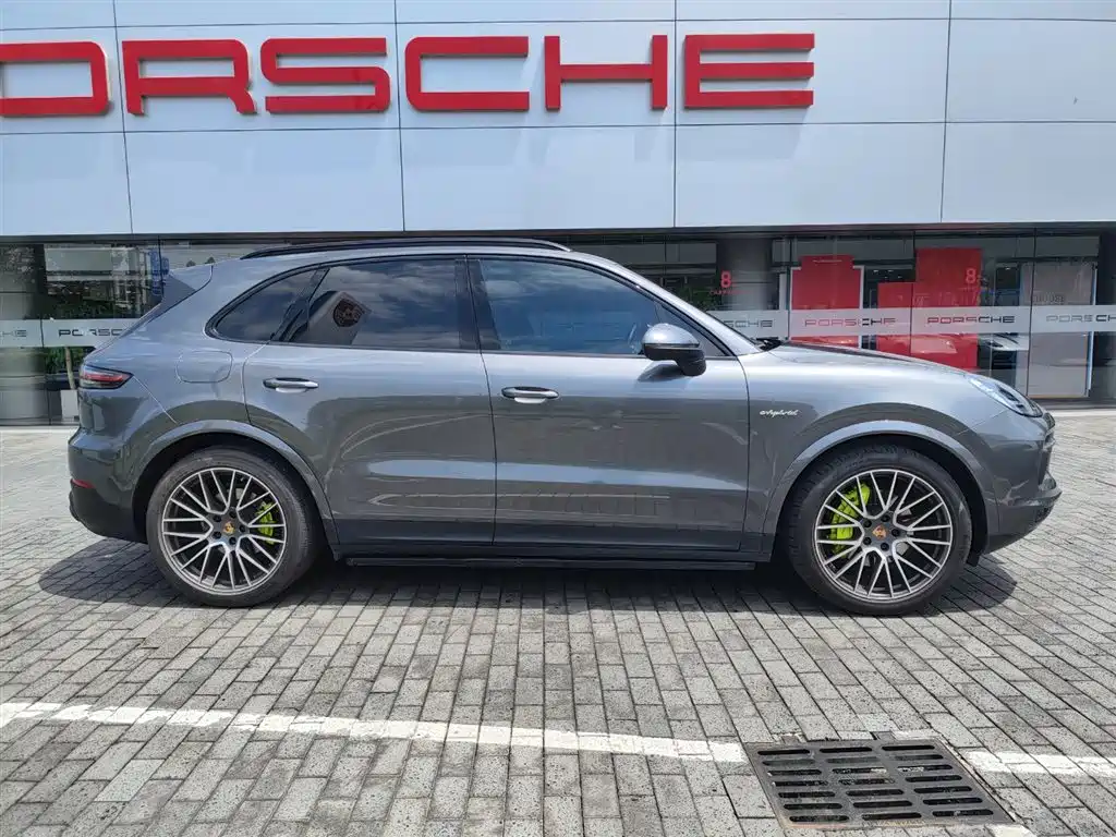 Porsche Cayenne Hybrid 2021 — фото 4