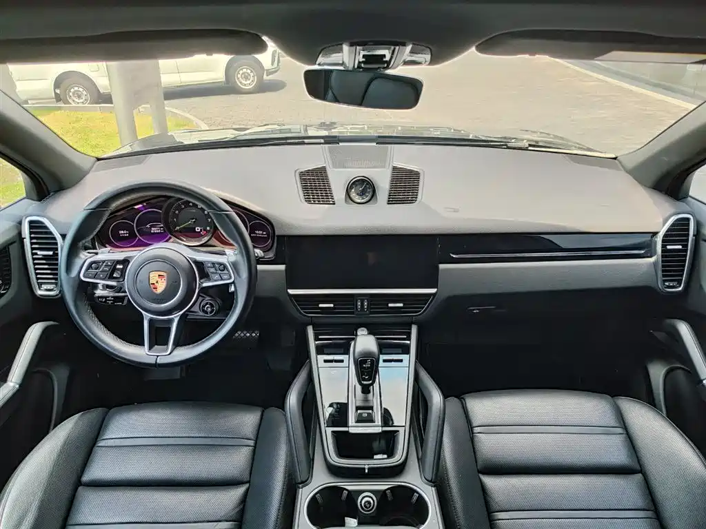 Porsche Cayenne Hybrid 2021 — фото 17