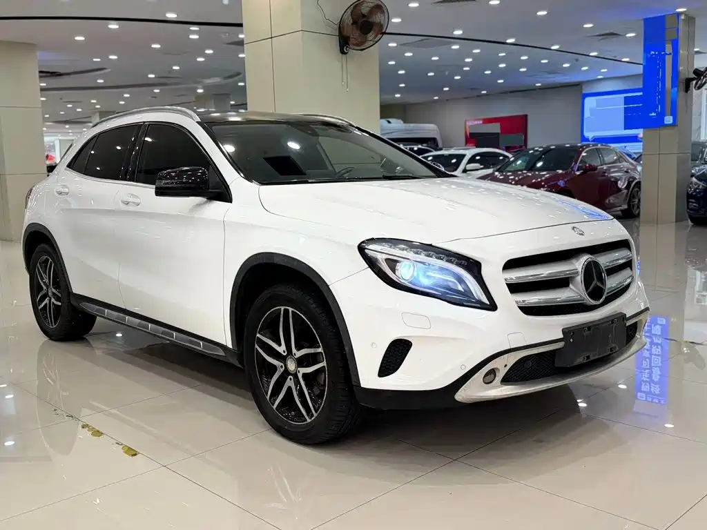 Mercedes-Benz GLA 2016