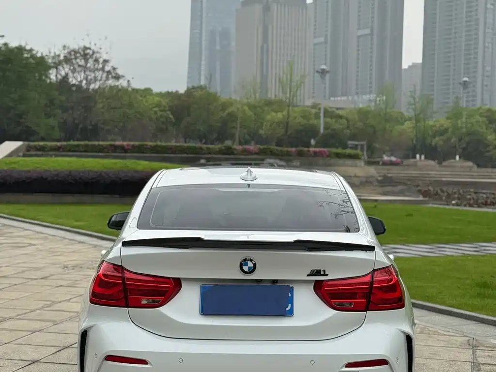 BMW 1 Series 2022 — фото 14