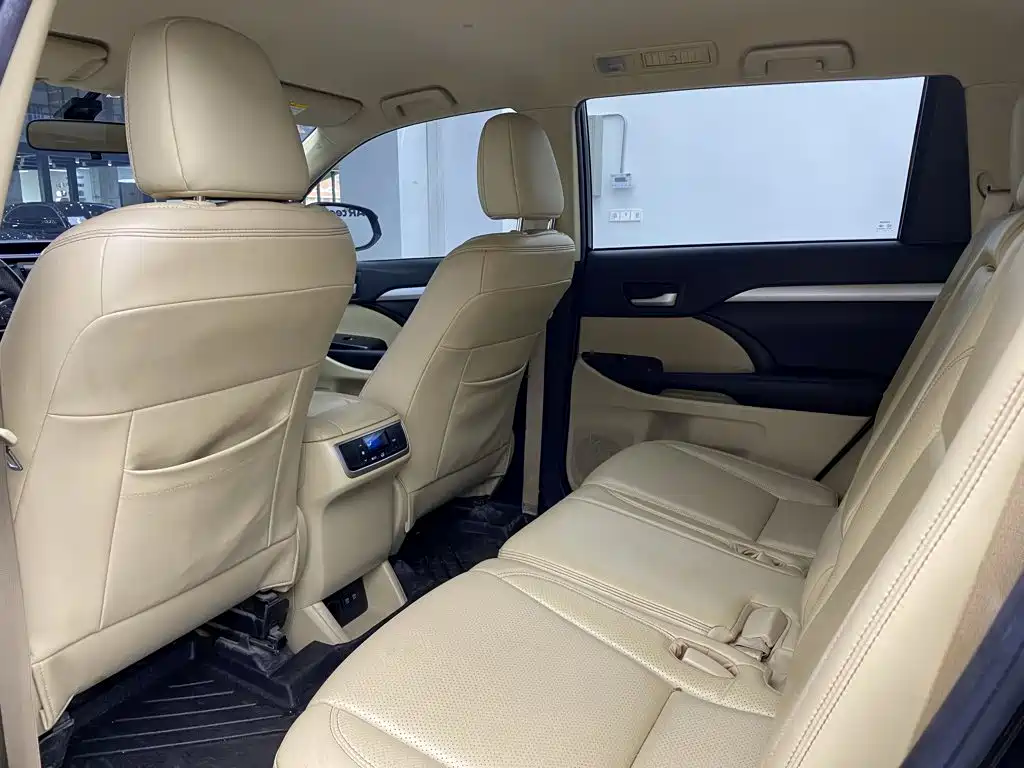 Toyota Highlander 2020