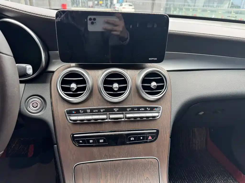 Mercedes-Benz GLC 2020 — фото 33