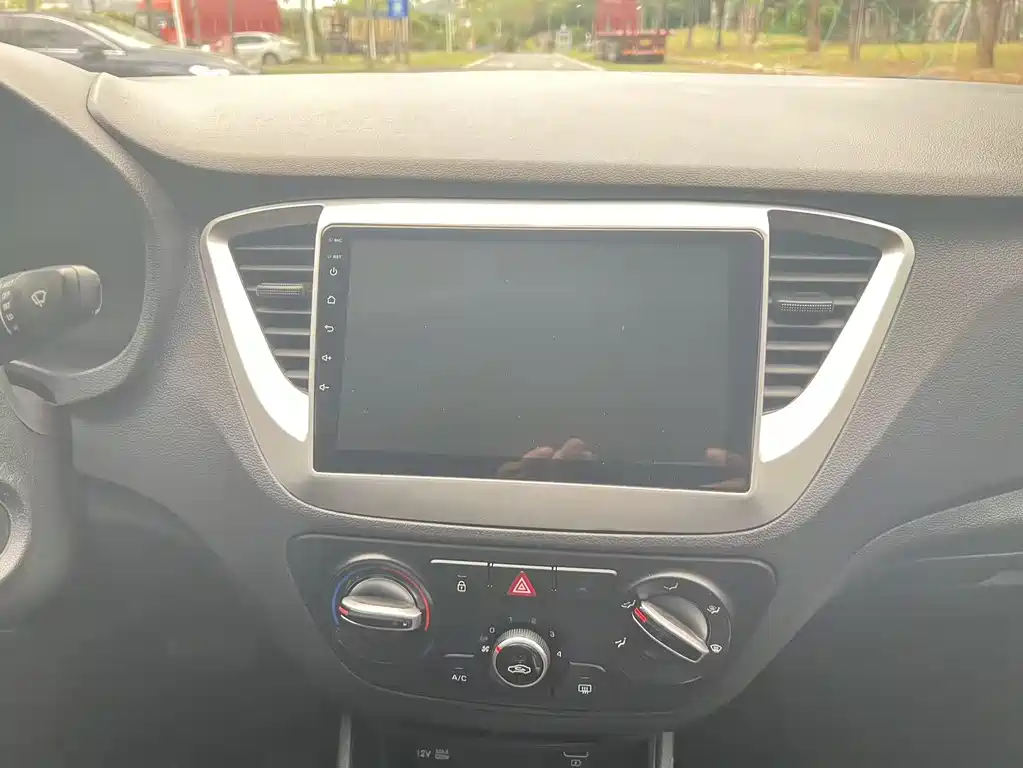 Hyundai Verna 2020 — фото 16