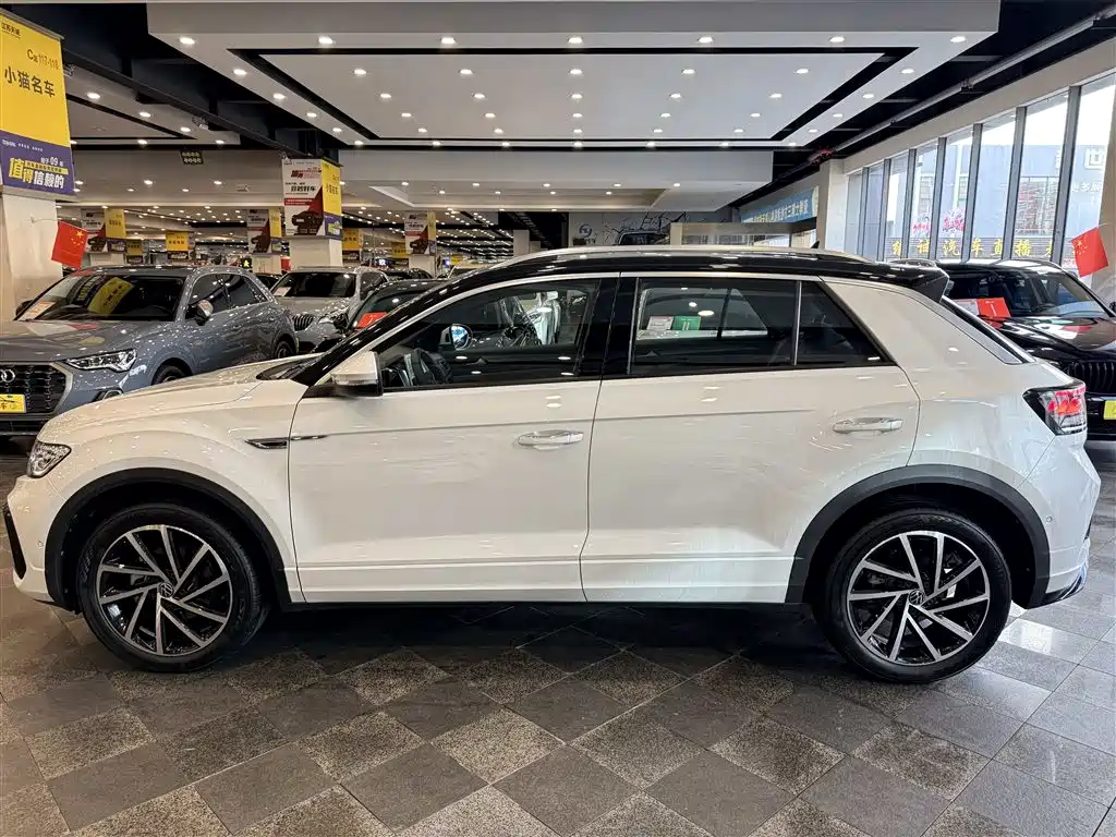 Volkswagen T-Roc 2023 — фото 12