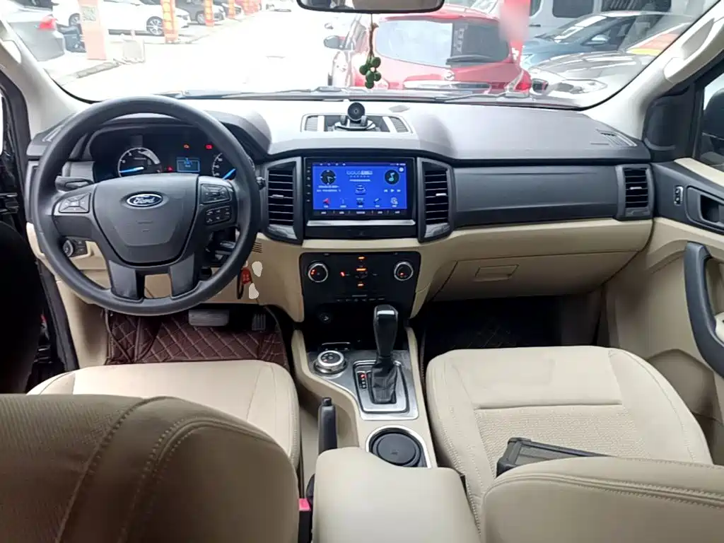 Ford Everest 2016 — фото 10