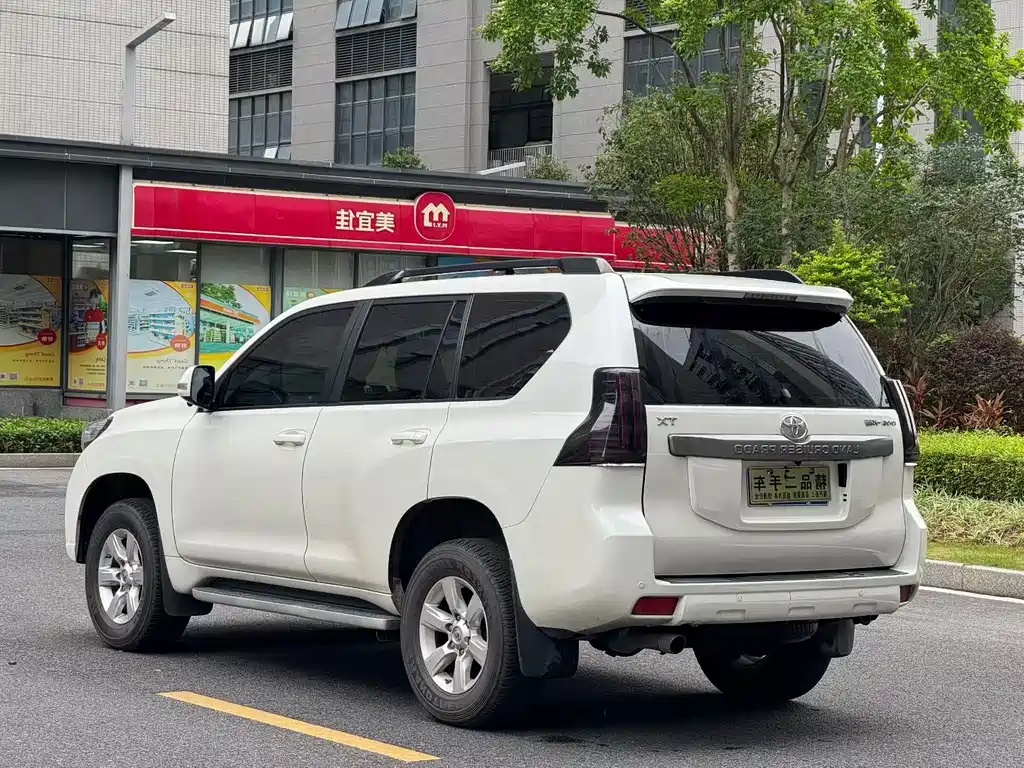 Toyota Prado 2016 — фото 9