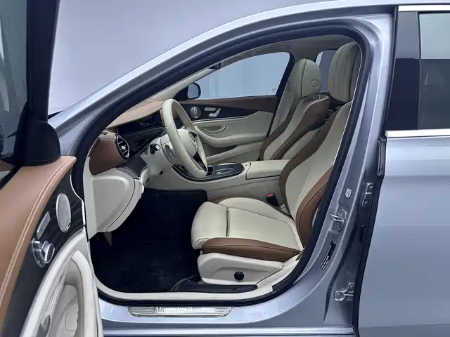 Mercedes-Benz E-Class 2022 — фото 13