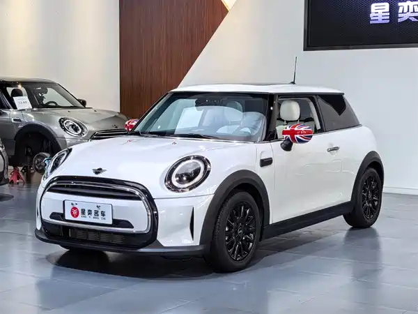 MINI MINI 2023