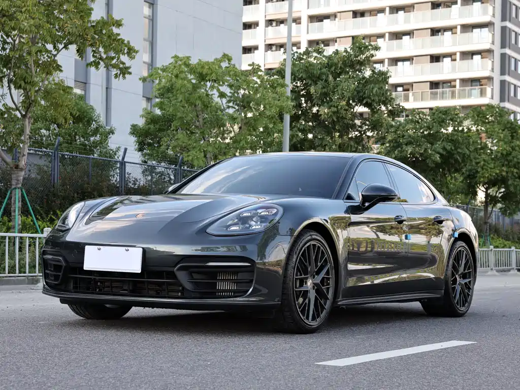 Porsche Panamera 2022